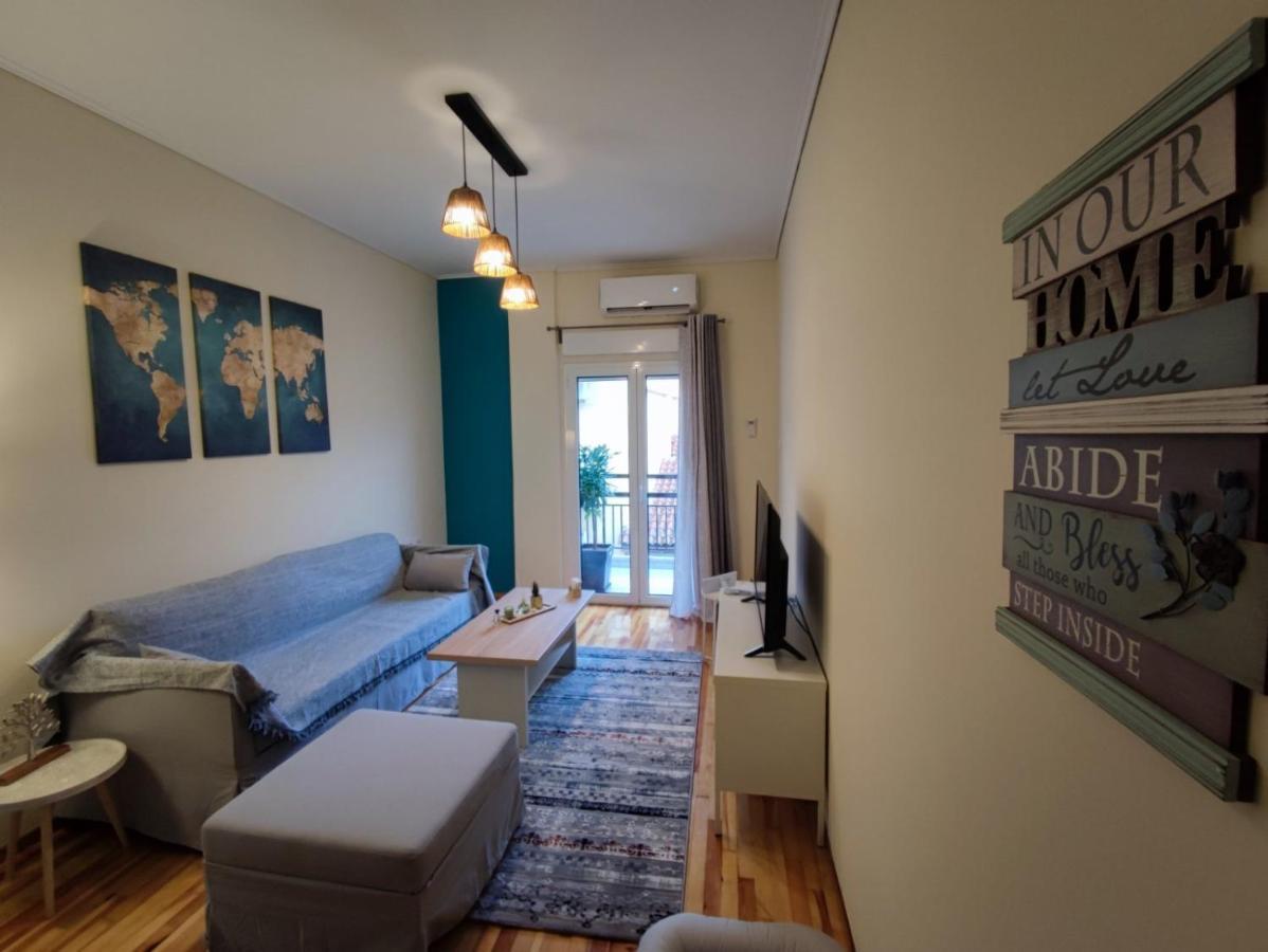 Wood & White Apartment In Historic Center With 2 Bedrooms Ioannina Bagian luar foto