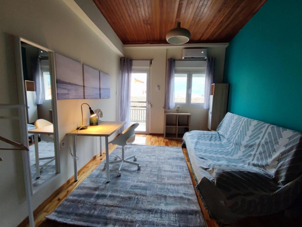 Wood & White Apartment In Historic Center With 2 Bedrooms Ioannina Bagian luar foto